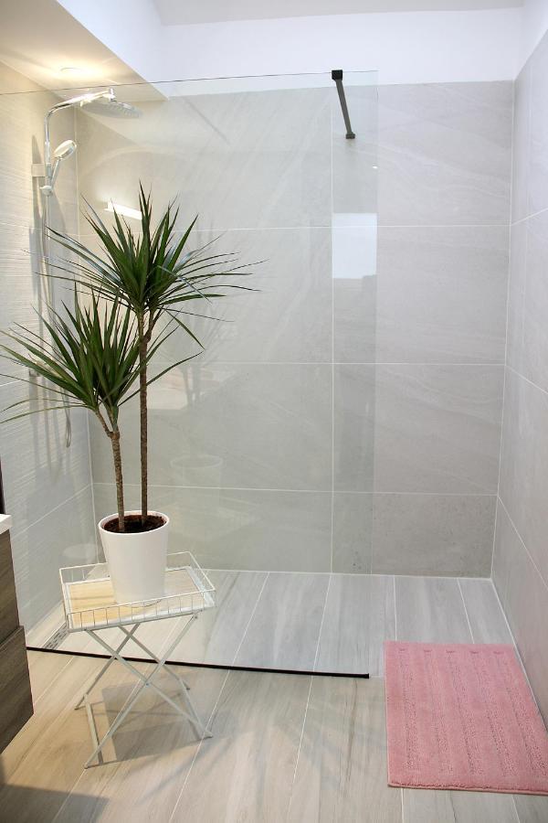 Appartement Blanc cocooning Sprimont Extérieur photo